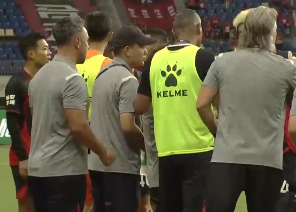 方式近距离, 谢志伟在中, div 方式近距离, 谢志伟在中, div