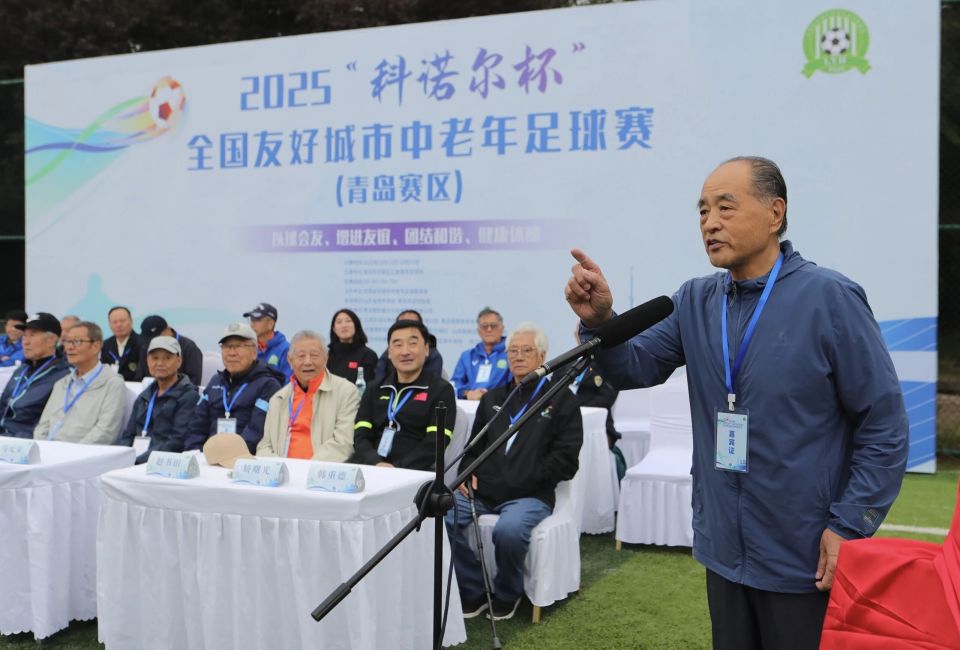 AHIAA, 岁的中国女 AHIAA, 岁的中国女