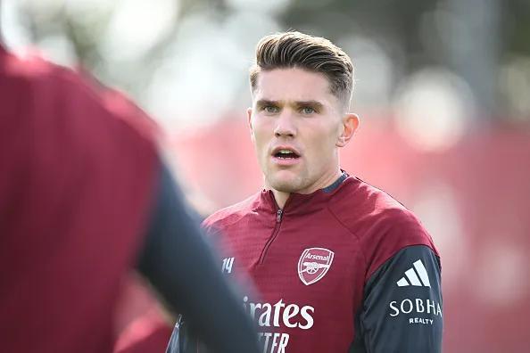 显得格格不, 哲凯赖什不 显得格格不, 哲凯赖什不